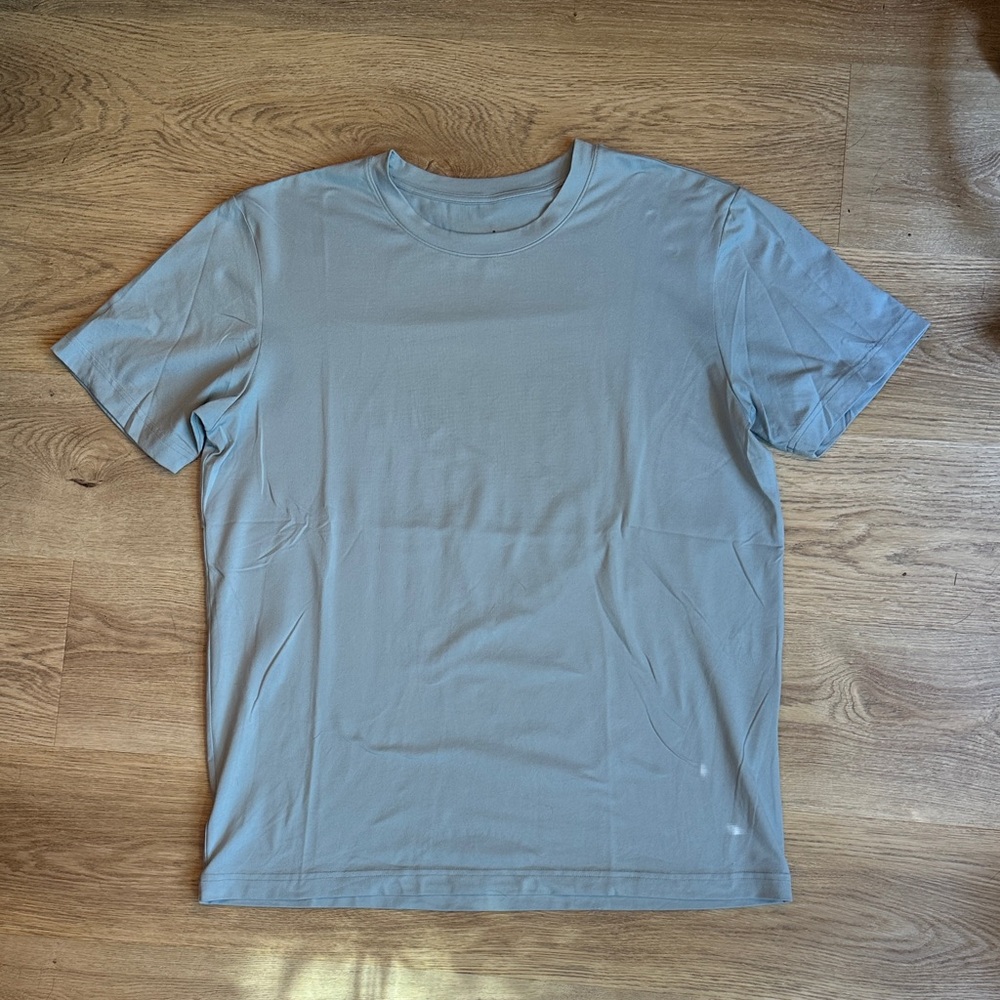 ALO Yoga Men's Celestial Blue Short Sleeve Tee